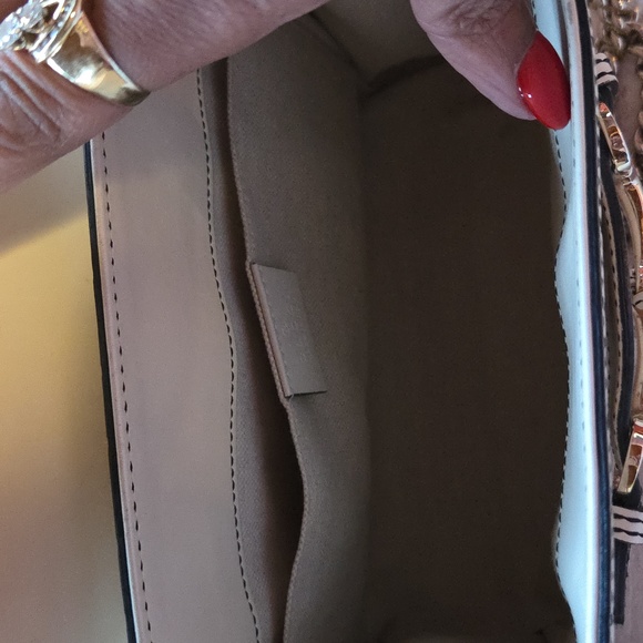Gucci‎ Silvie White Shoulder Bag with Silver Accents - Picture 8 of 10
